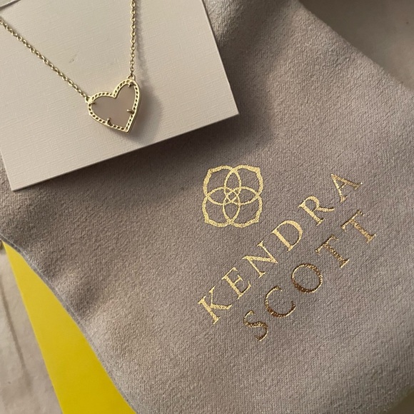 NWOT Kendra Scott Ari Heart gold pendent iridescent necklace new w/ box dust bag - Picture 4 of 7